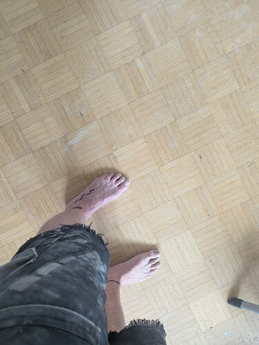 1000095721