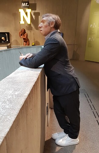 Neandertaler mit Schuhen