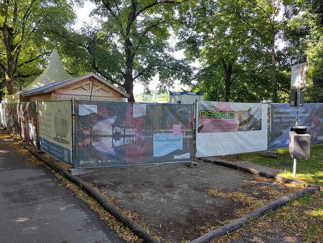 Werbung für das Fluss Festival